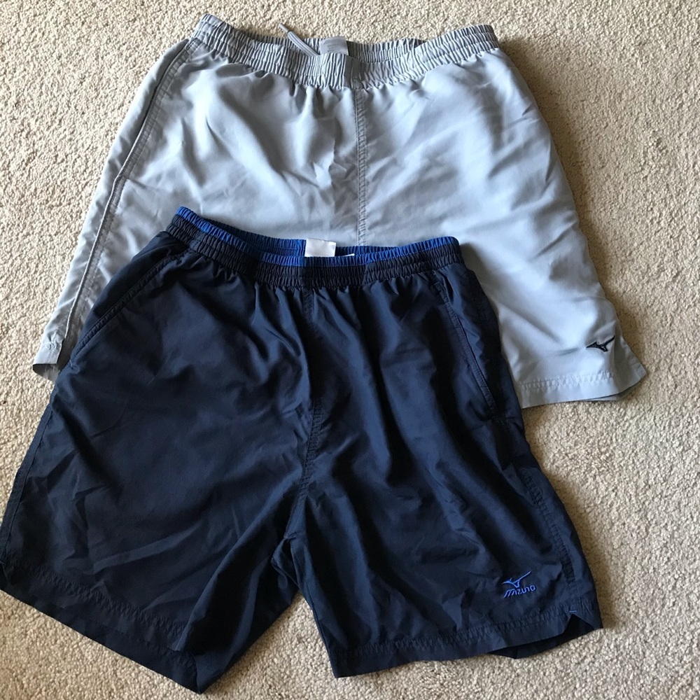 Mizuno Men’s shorts 7” ( set of 2) .